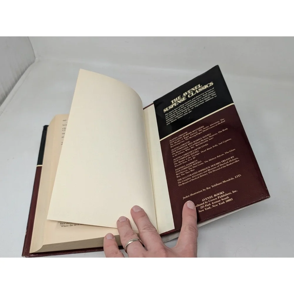 Five Complete Hercule Poirot‎ Novels by Agatha Christie Vintage 1980 80s Omnibus